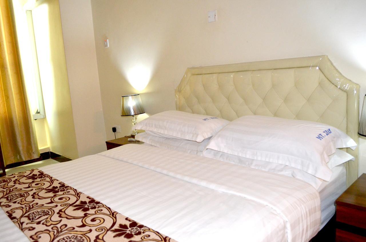Mt. Zion Hotel คัมพาลา ภายนอก รูปภาพ