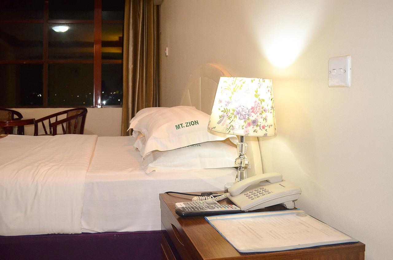 Mt. Zion Hotel คัมพาลา ภายนอก รูปภาพ