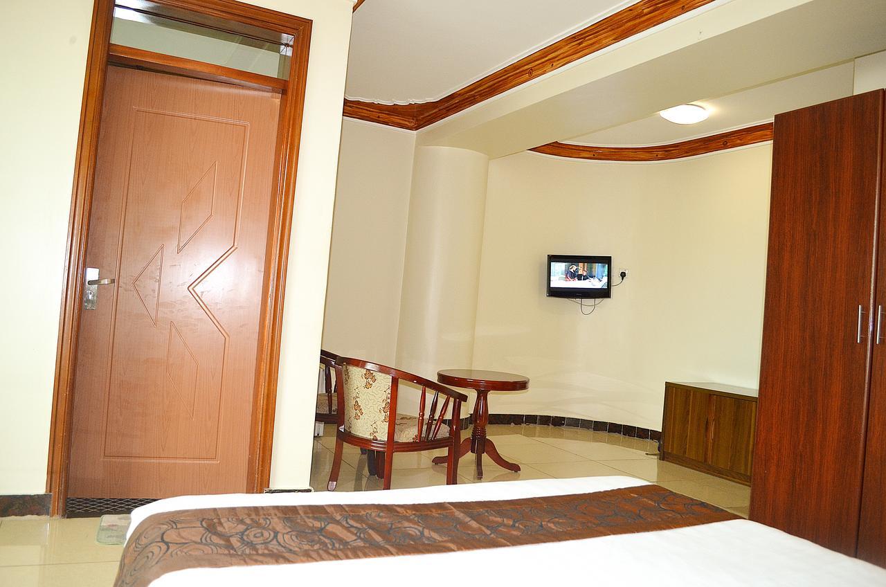 Mt. Zion Hotel คัมพาลา ภายนอก รูปภาพ
