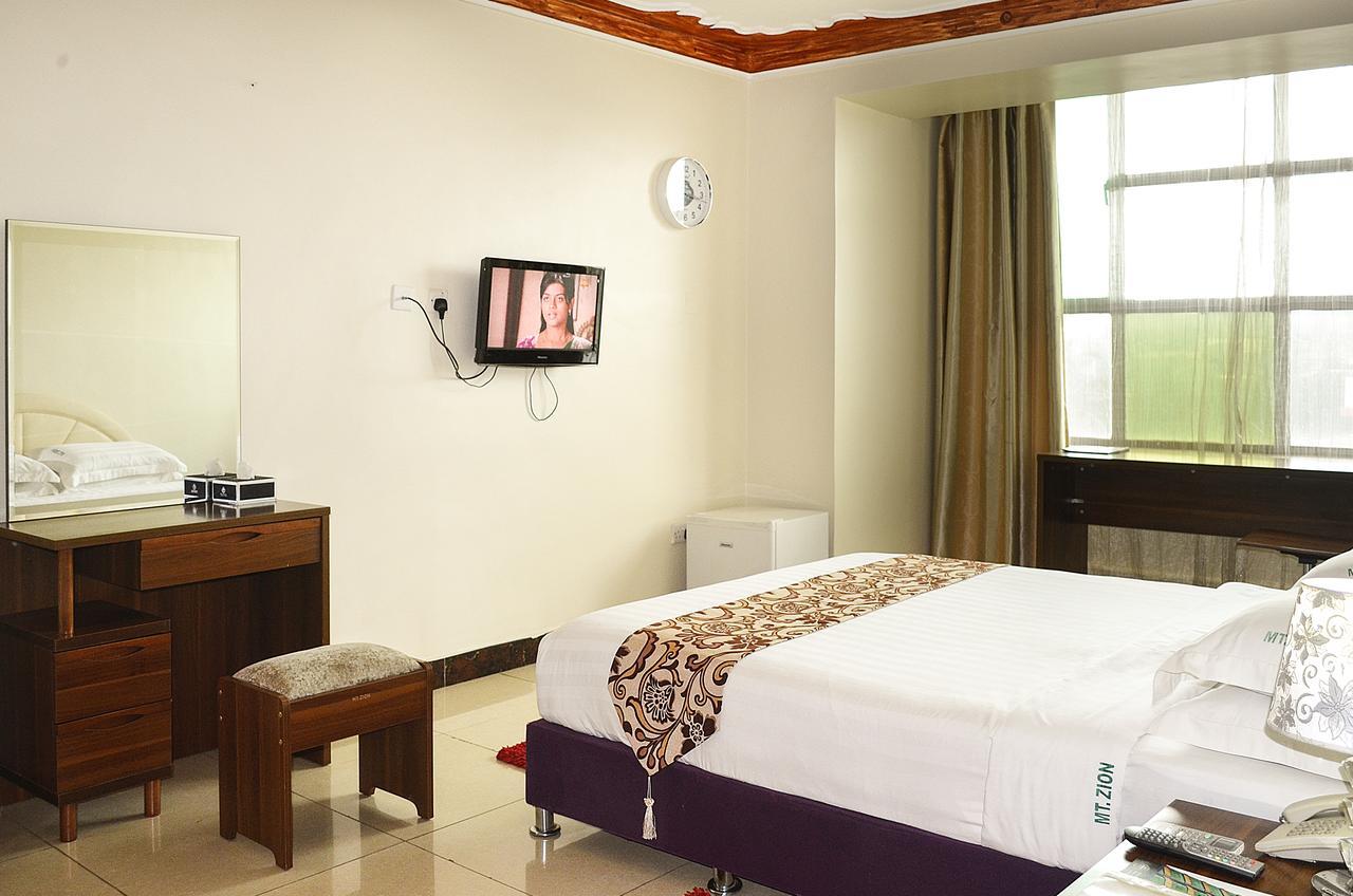 Mt. Zion Hotel คัมพาลา ภายนอก รูปภาพ