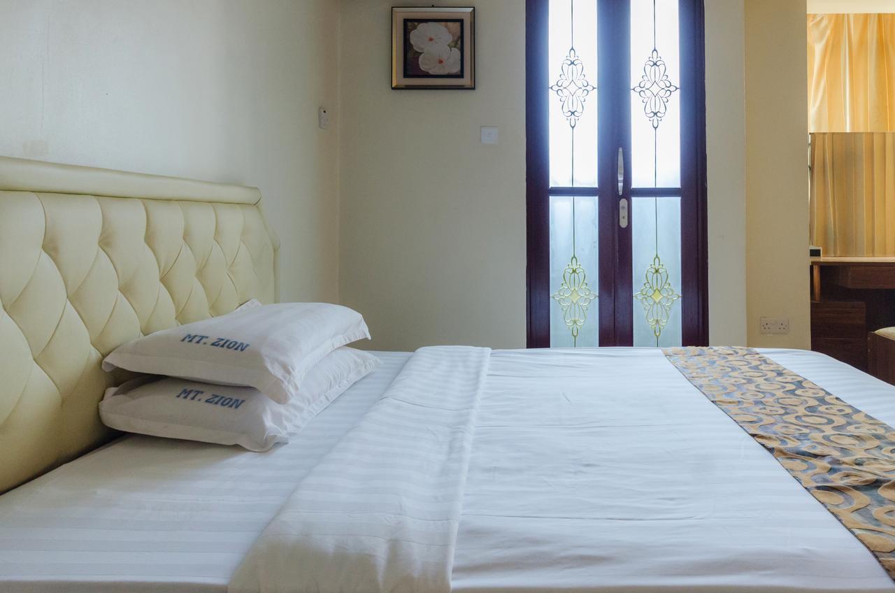 Mt. Zion Hotel คัมพาลา ภายนอก รูปภาพ