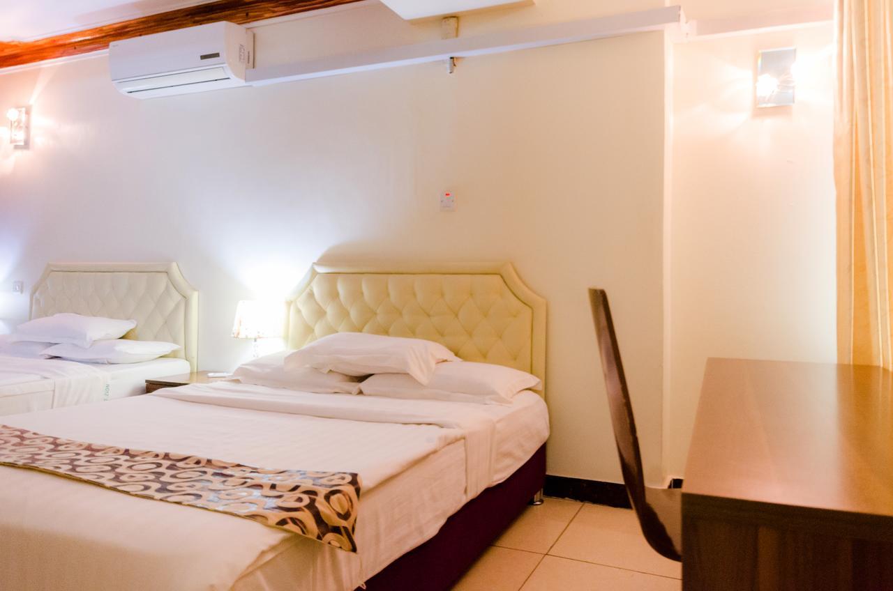 Mt. Zion Hotel คัมพาลา ภายนอก รูปภาพ