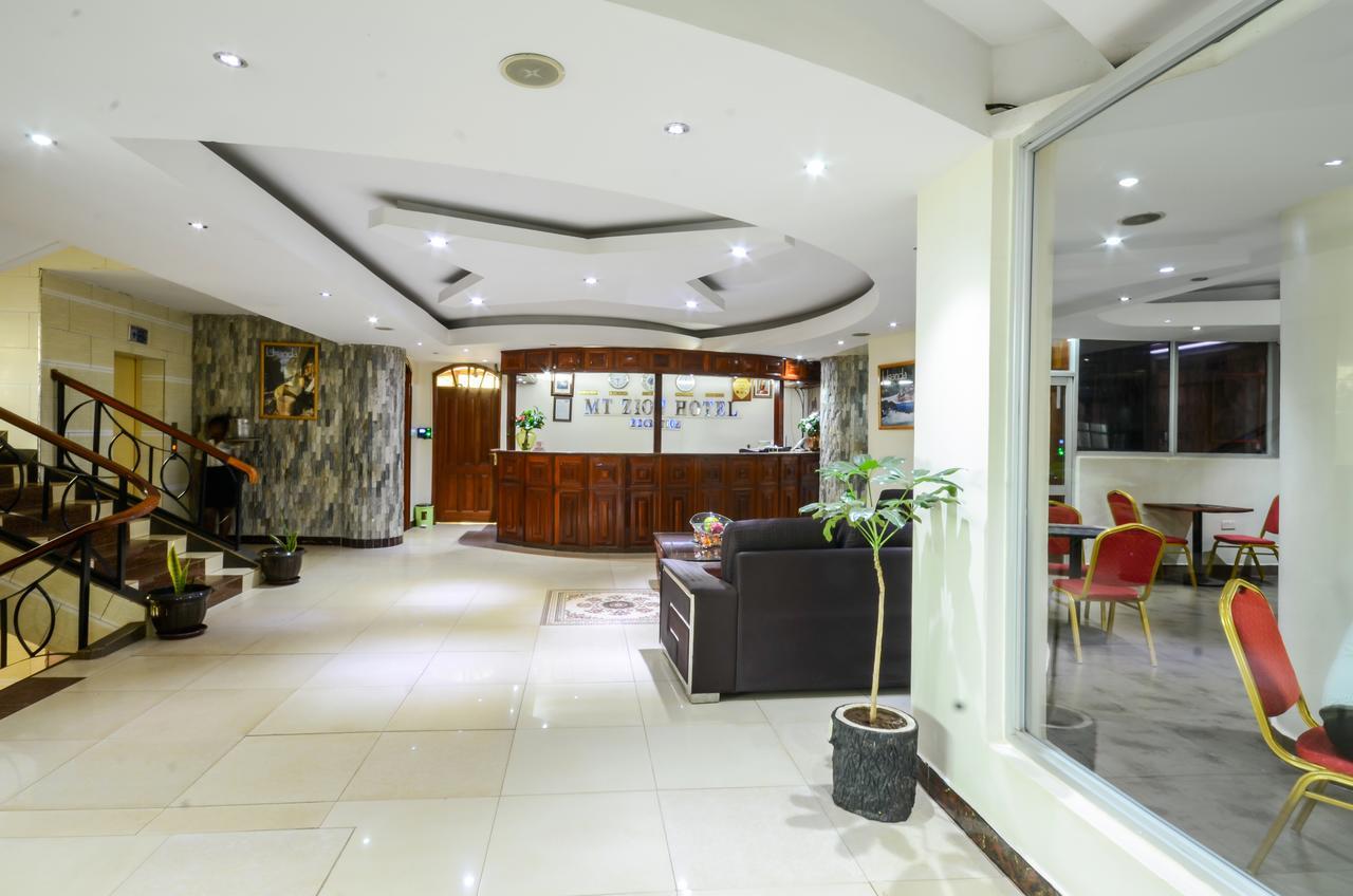 Mt. Zion Hotel คัมพาลา ภายนอก รูปภาพ