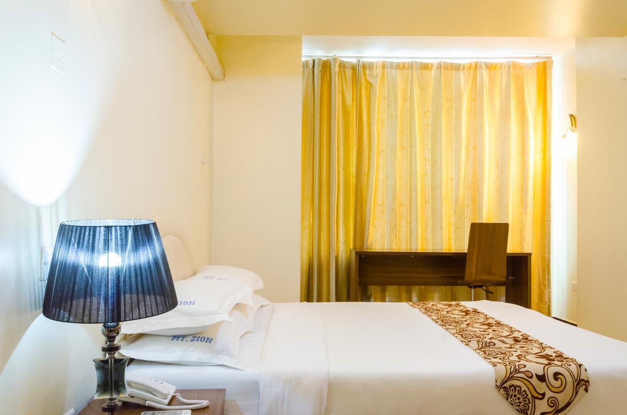 Mt. Zion Hotel คัมพาลา ภายนอก รูปภาพ
