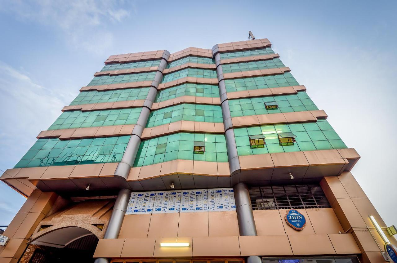 Mt. Zion Hotel คัมพาลา ภายนอก รูปภาพ