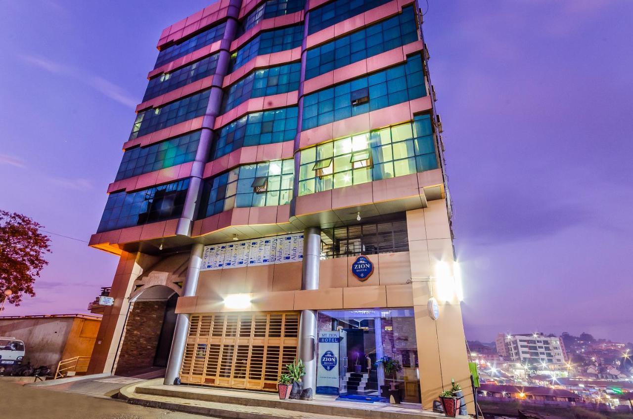 Mt. Zion Hotel คัมพาลา ภายนอก รูปภาพ