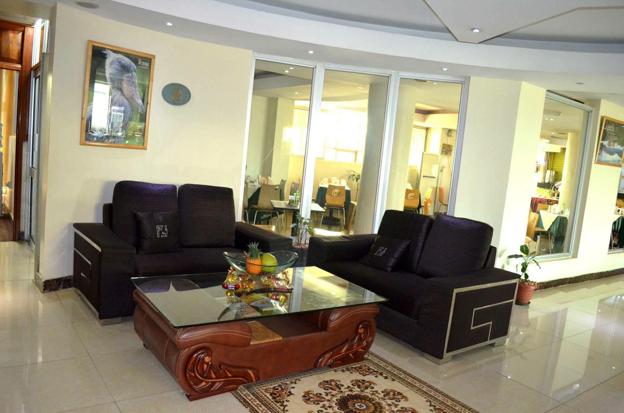 Mt. Zion Hotel คัมพาลา ภายนอก รูปภาพ