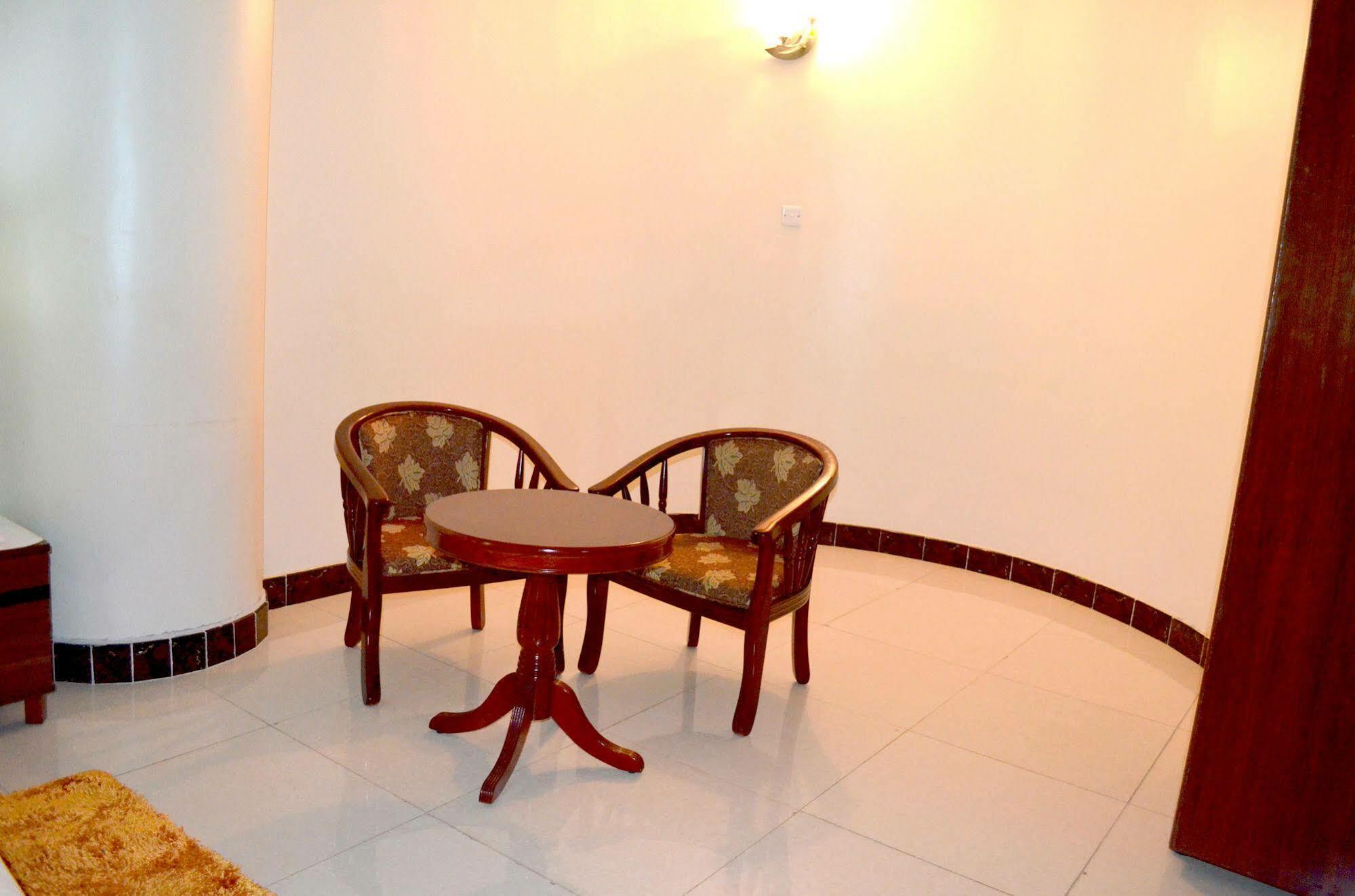 Mt. Zion Hotel คัมพาลา ภายนอก รูปภาพ