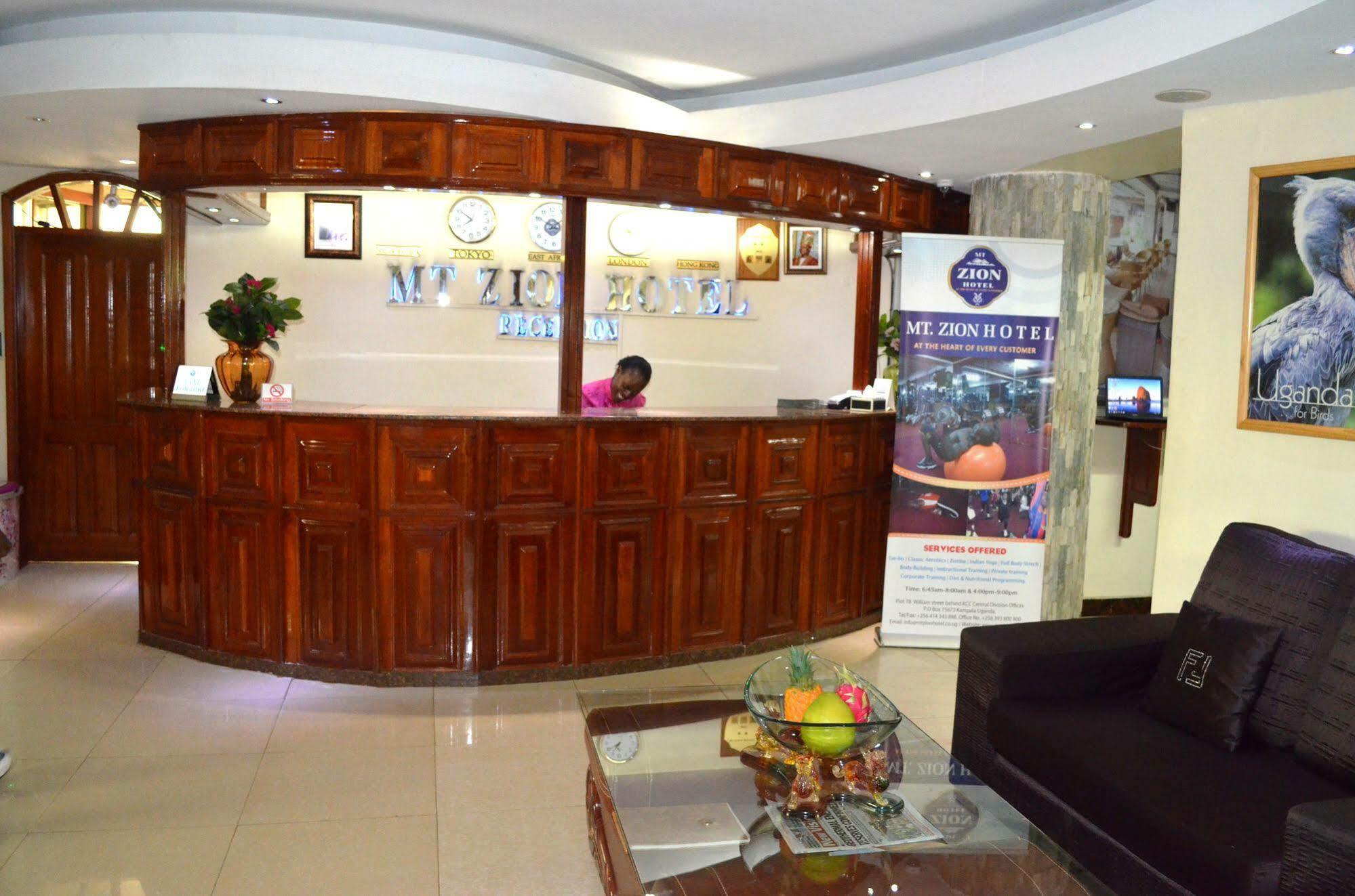 Mt. Zion Hotel คัมพาลา ภายนอก รูปภาพ