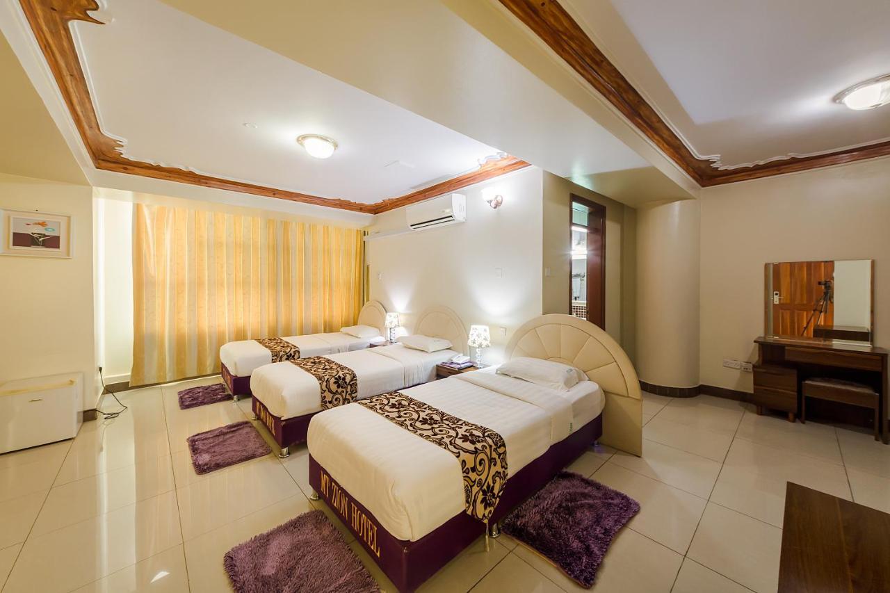 Mt. Zion Hotel คัมพาลา ภายนอก รูปภาพ
