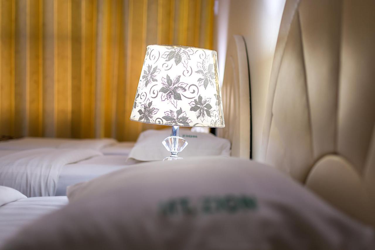 Mt. Zion Hotel คัมพาลา ภายนอก รูปภาพ