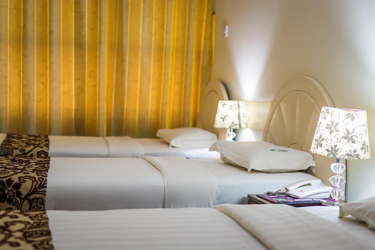 Mt. Zion Hotel คัมพาลา ภายนอก รูปภาพ