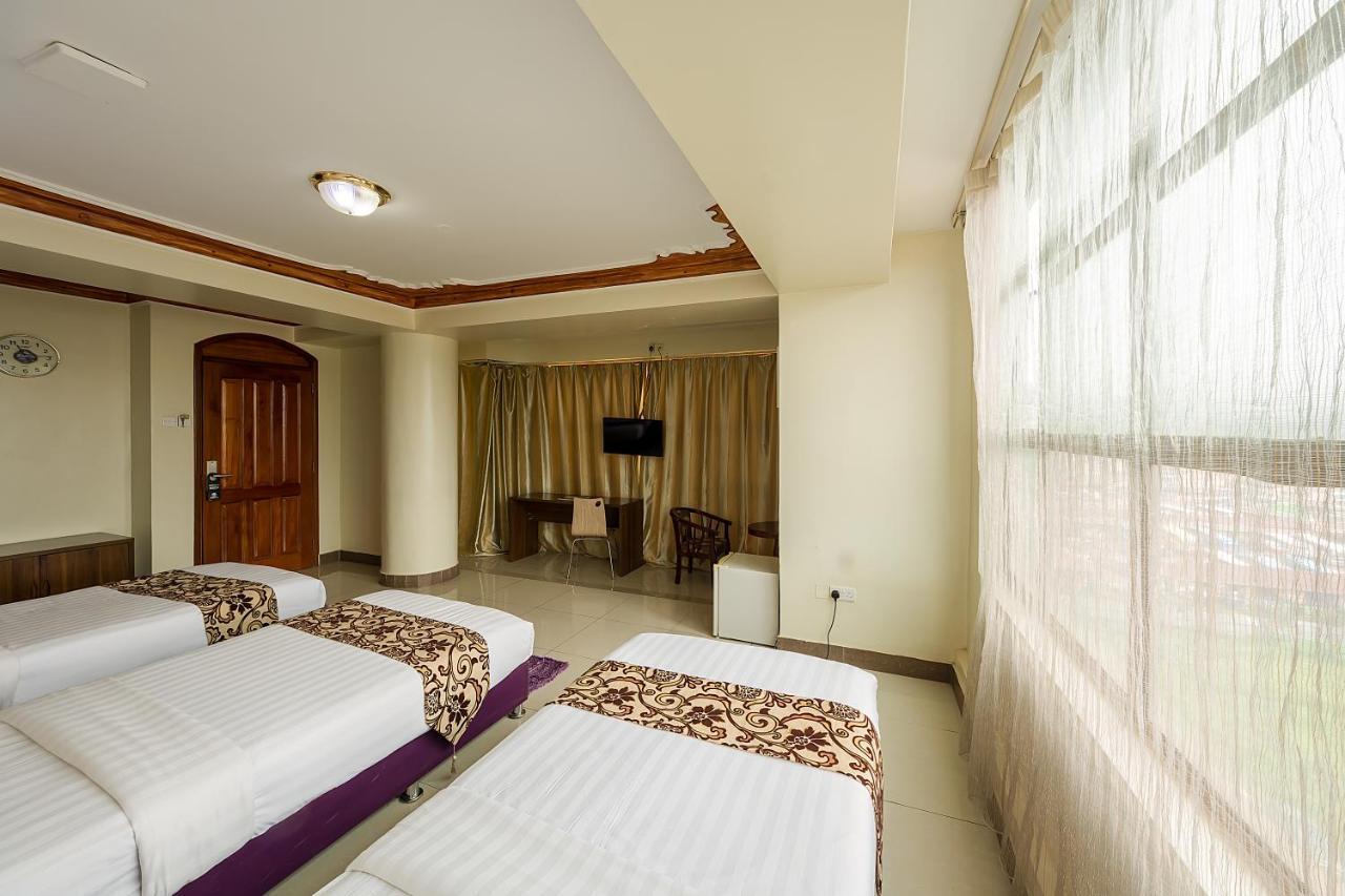 Mt. Zion Hotel คัมพาลา ภายนอก รูปภาพ